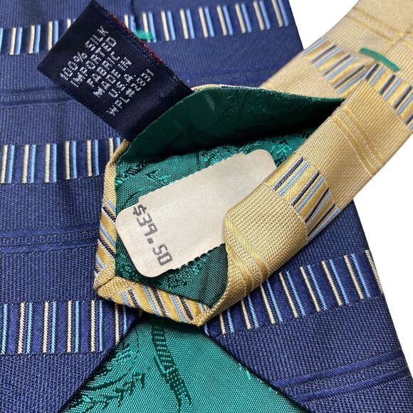 Tommy Hilfiger Tie Men's Blue Stripes 100% Silk 57.5" x 3.5" USA Y2K - Picture 4 of 5